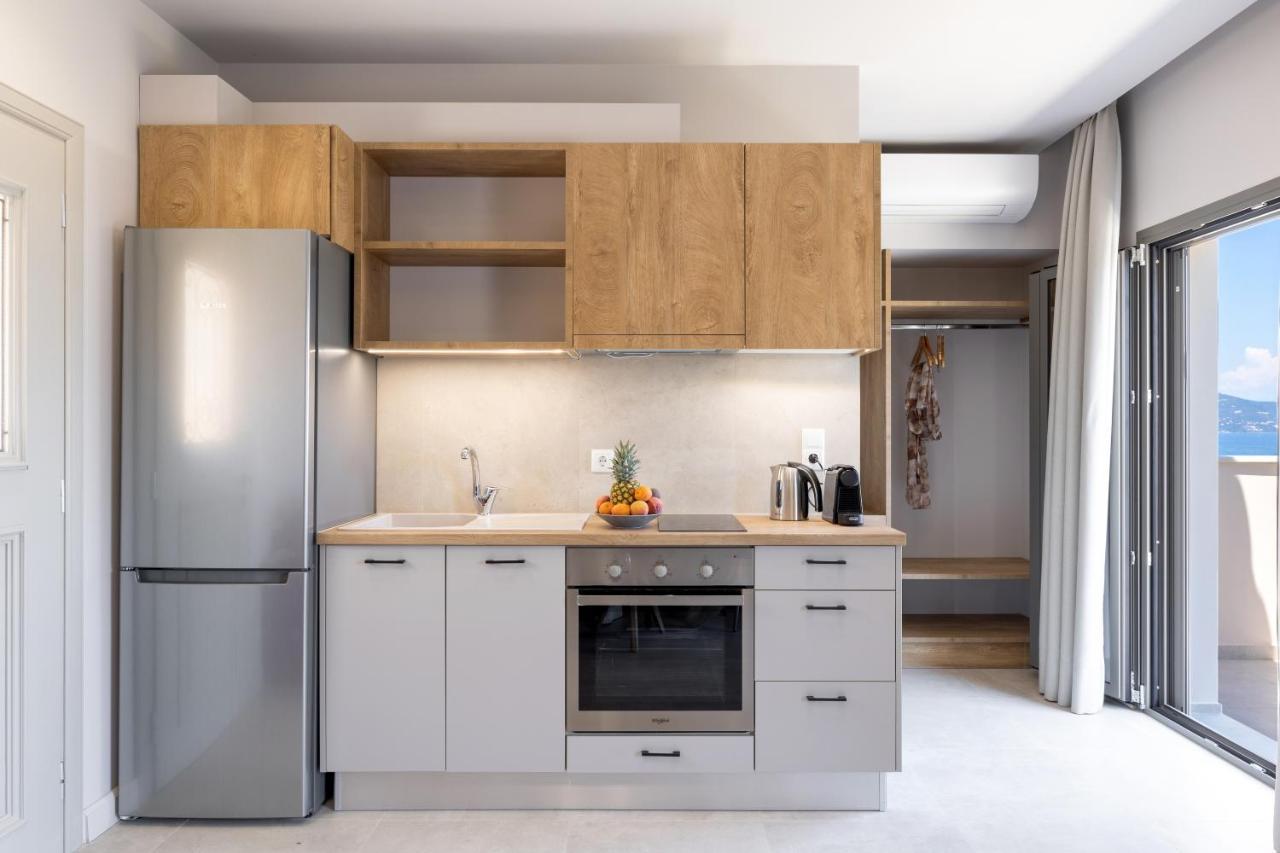 Onore Luxury Suites Kato Korakiana ภายนอก รูปภาพ