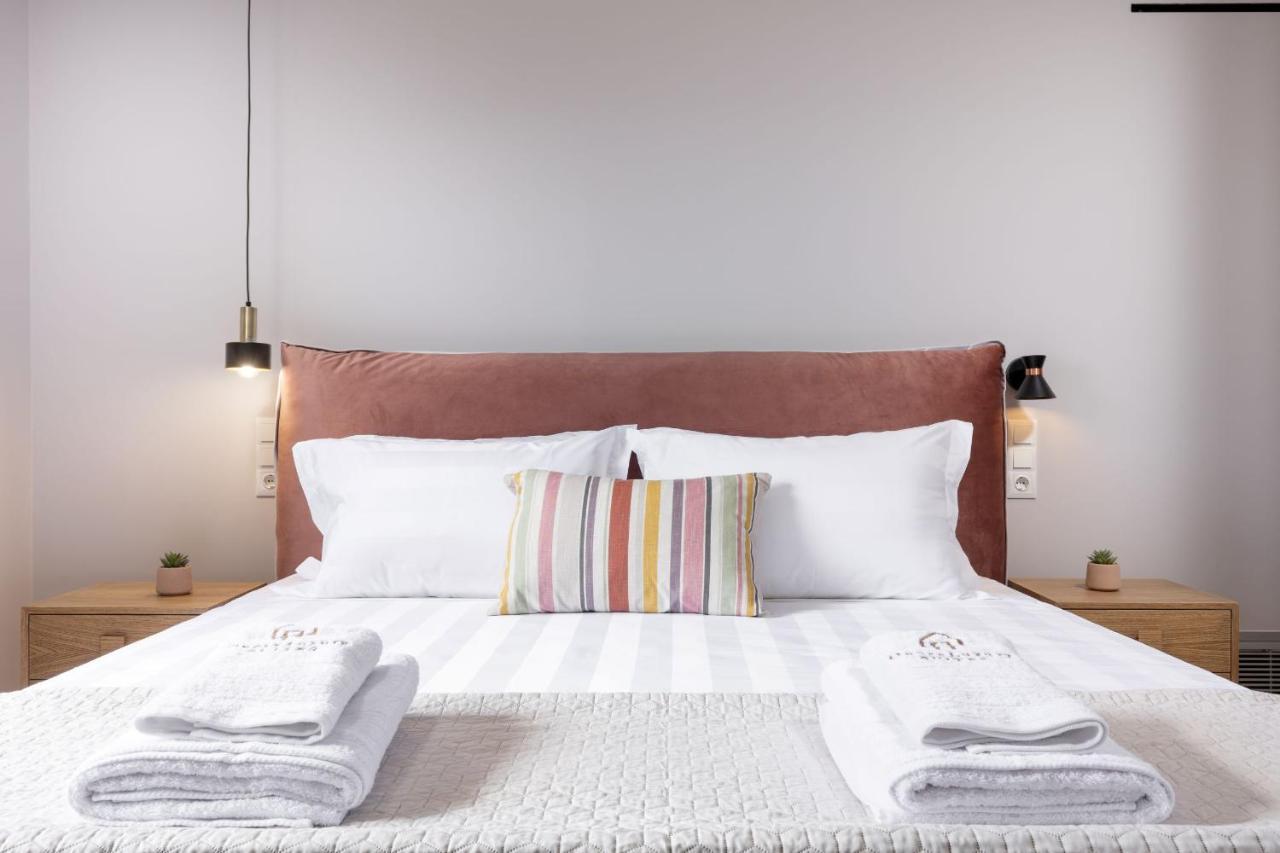 Onore Luxury Suites Kato Korakiana ภายนอก รูปภาพ