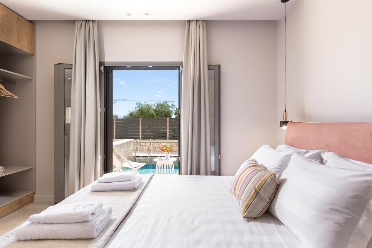 Onore Luxury Suites Kato Korakiana ภายนอก รูปภาพ