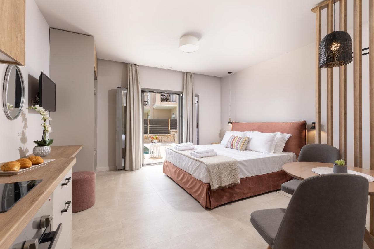 Onore Luxury Suites Kato Korakiana ภายนอก รูปภาพ