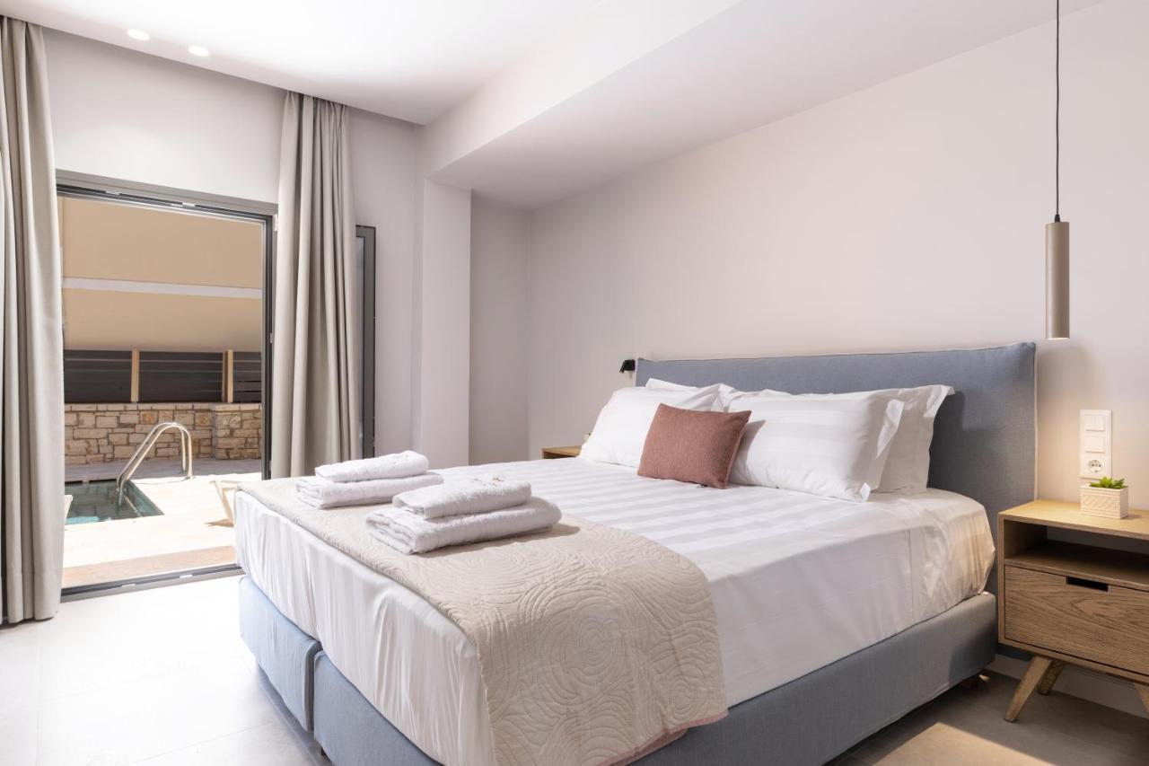 Onore Luxury Suites Kato Korakiana ภายนอก รูปภาพ
