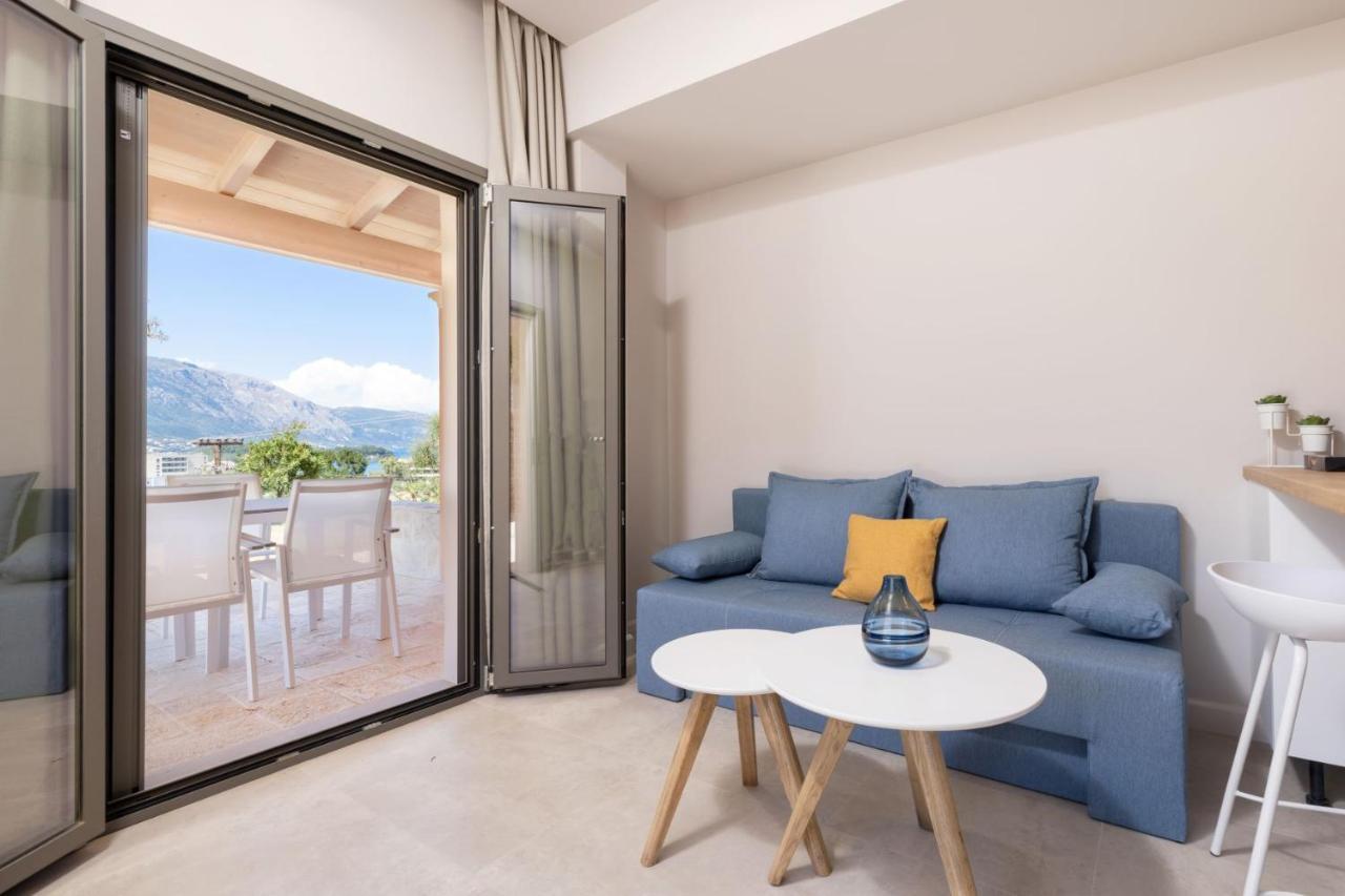 Onore Luxury Suites Kato Korakiana ภายนอก รูปภาพ