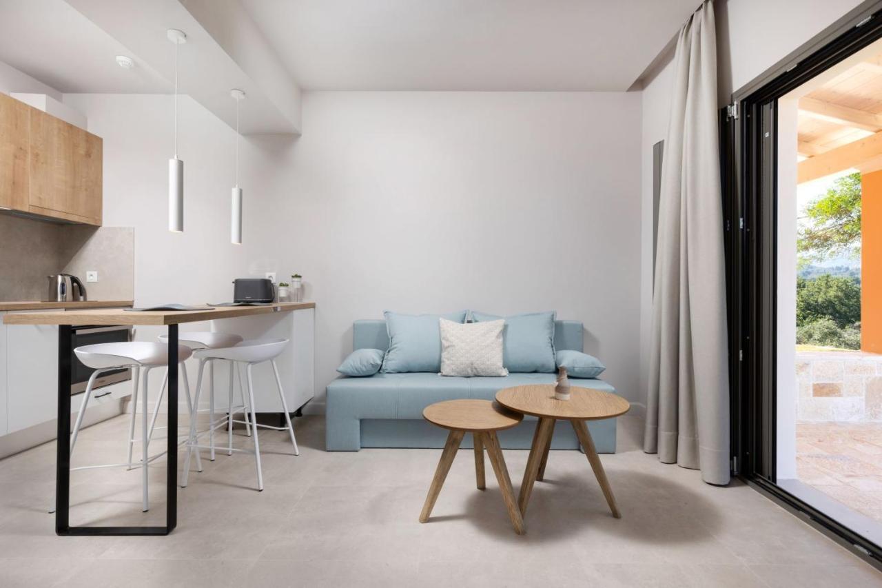 Onore Luxury Suites Kato Korakiana ภายนอก รูปภาพ